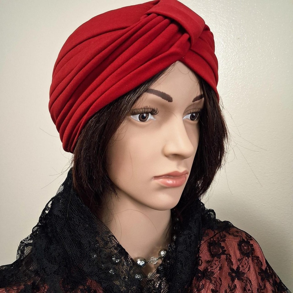 Vintage 70s Red Pleated Turban Hat Headwrap Keyhole Back Tie